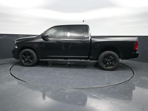 Brilliant Black Crystal Pearlcoat 2017 RAM 1500 Express