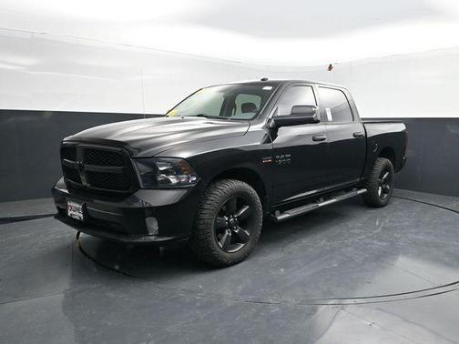 Brilliant Black Crystal Pearlcoat 2017 RAM 1500 Express