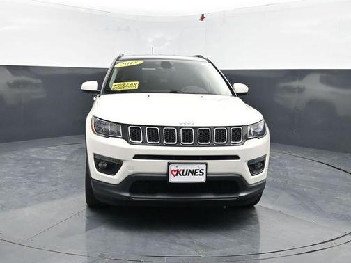 White Clearcoat 2018 Jeep Compass Latitude
