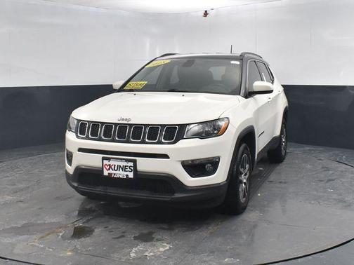 White Clearcoat 2018 Jeep Compass Latitude