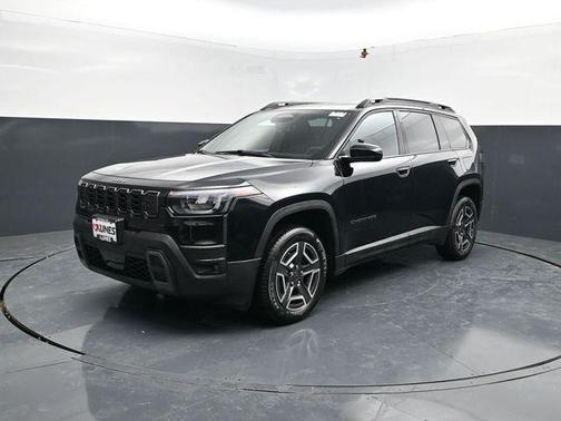 Diamond Black Crystal Pearlcoat 2026 Jeep Cherokee Laredo 4x4