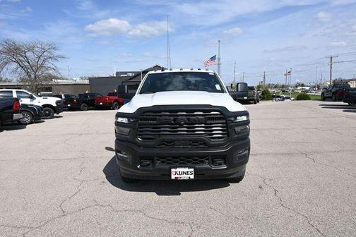 Bright White Clearcoat 2026 RAM 2500 Tradesman Crew Cab 4x4 8' Box