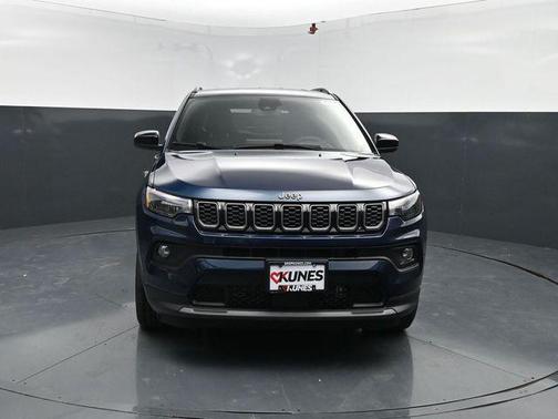 Fathom Blue Pearl Coat 2026 Jeep Compass Sport