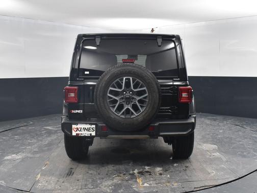 2024 Jeep Wrangler 4-Door Sahara 4x4