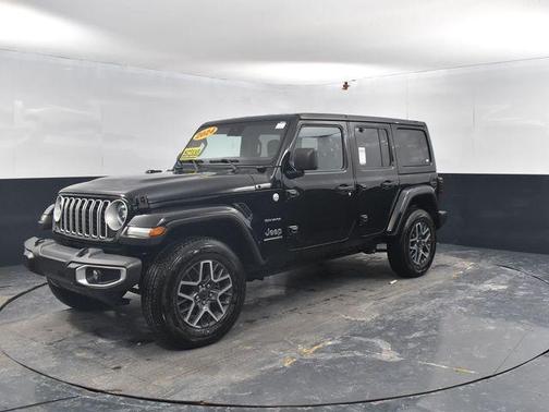 Black Clearcoat 2024 Jeep Wrangler 4-Door Sahara 4x4