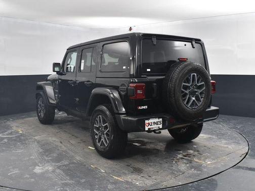 Black Clearcoat 2024 Jeep Wrangler 4-Door Sahara 4x4