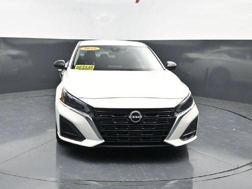 Glacier White 2025 Nissan Altima 2.5 SV