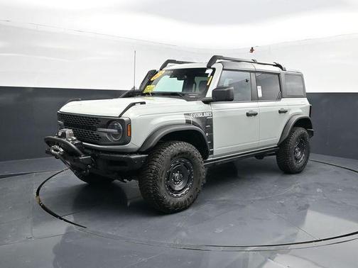 Cactus Gray 2024 Ford Bronco Everglades