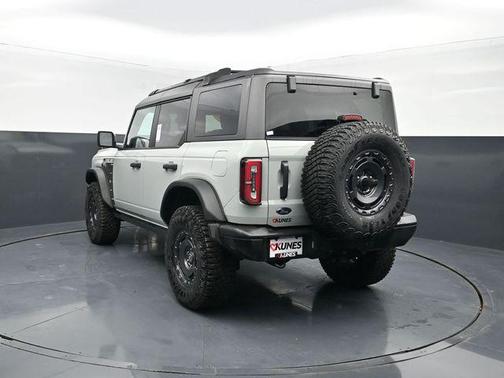 Cactus Gray 2024 Ford Bronco Everglades