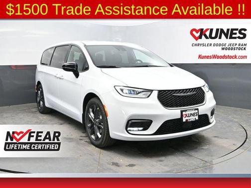 Bright White Clearcoat 2026 Chrysler Pacifica L