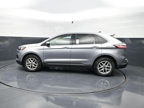 Silver Metallic 2024 Ford Edge SEL