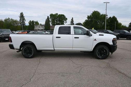 Bright White Clearcoat 2026 RAM 3500 Tradesman Crew Cab 4x4 8' Box