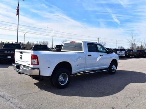 2024 RAM 3500 Big Horn Crew Cab 4x4 8' Box