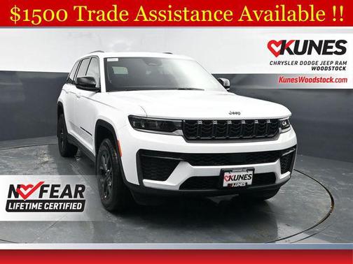 Bright White Clearcoat 2026 Jeep Grand Cherokee Altitude