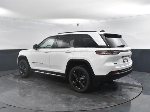 2025 Jeep Grand Cherokee Altitude