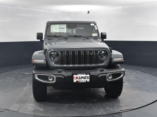 2026 Jeep Gladiator Sahara 4x4