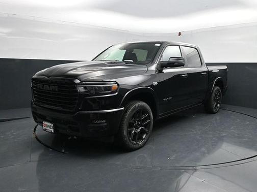Diamond Black Crystal Pearlcoat 2026 RAM 1500 Laramie