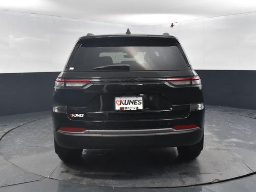 2026 Jeep Grand Cherokee Altitude