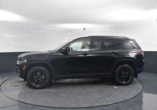 Diamond Black 2026 Jeep Grand Cherokee Altitude