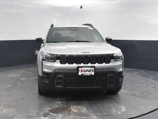 Silver Zynith Clearcoat 2026 Jeep Cherokee Limited