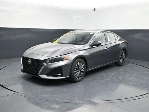 Gun Metallic 2025 Nissan Altima 2.5 SV
