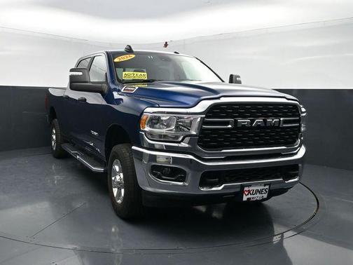 Patriot Blue Pearlcoat 2024 RAM 2500 Big Horn Crew Cab 4x4 6'4' Box