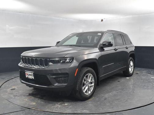 Baltic Gray Metallic Clearcoat 2026 Jeep Grand Cherokee Altitude