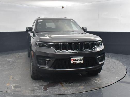 Baltic Gray Metallic Clearcoat 2026 Jeep Grand Cherokee Altitude