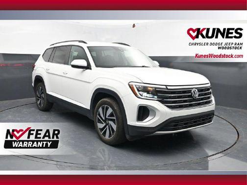 Pure White 2024 Volkswagen Atlas 2.0T SE w/Technology 4MOTION