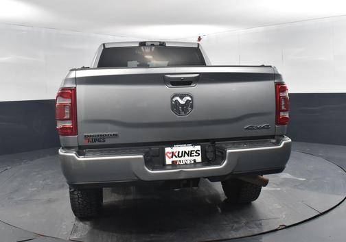 2022 RAM 2500 Big Horn Crew Cab 4x4 6'4' Box