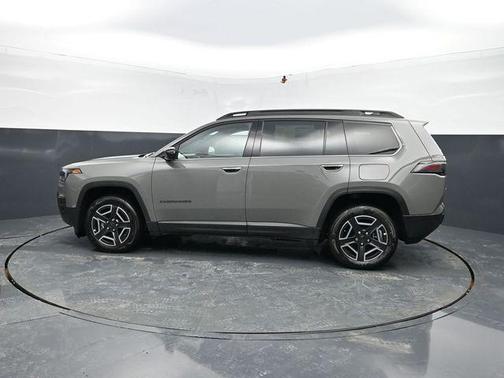 Sting-Gray Clearcoat 2026 Jeep Cherokee Laredo 4x4