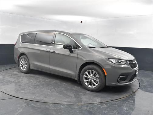2025 Chrysler Pacifica L