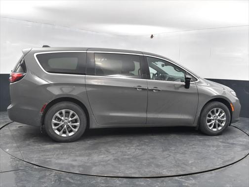 2025 Chrysler Pacifica L