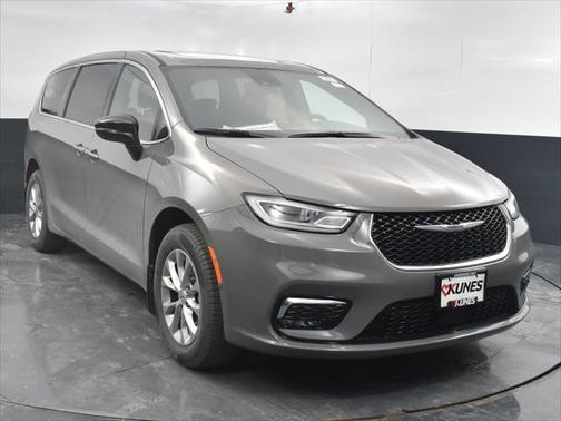 2025 Chrysler Pacifica L