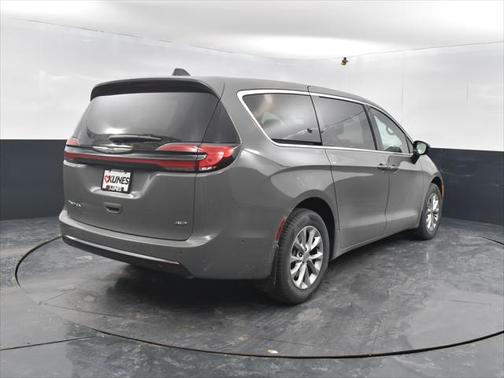 2025 Chrysler Pacifica L