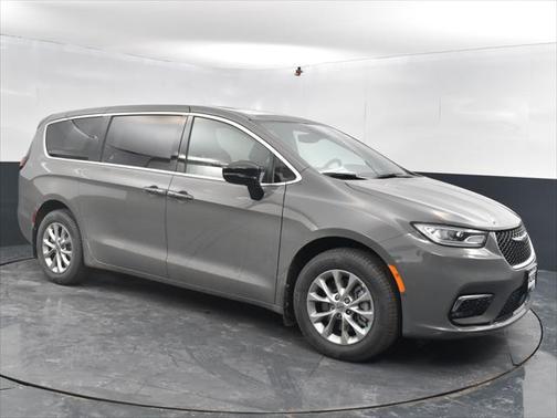 2025 Chrysler Pacifica L