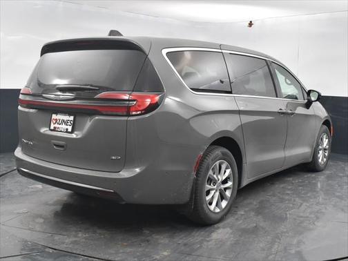 2025 Chrysler Pacifica L
