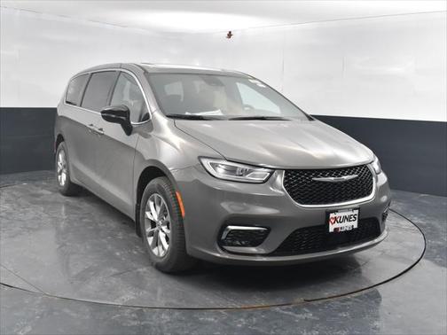 2025 Chrysler Pacifica L