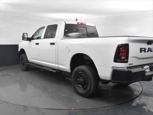 2025 RAM 2500 Tradesman Crew Cab 4x4 6'4' Box