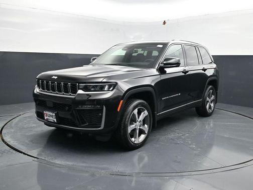 Diamond Black Crystal Pearlcoat 2026 Jeep Grand Cherokee Limited