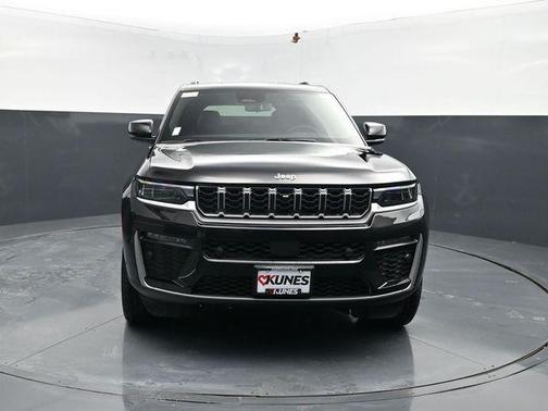Diamond Black Crystal Pearlcoat 2026 Jeep Grand Cherokee Limited