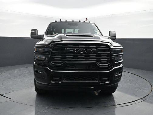 Diamond Black Crystal Pearlcoat 2026 RAM 2500 Black Express Crew Cab 4x4 6'4' Box