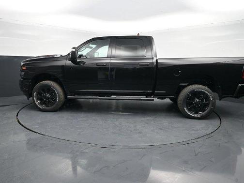 Diamond Black Crystal Pearlcoat 2026 RAM 2500 Black Express Crew Cab 4x4 6'4' Box