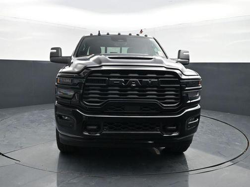 Diamond Black Crystal Pearlcoat 2026 RAM 2500 Black Express Crew Cab 4x4 6'4' Box
