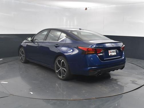 2023 Nissan Altima SR FWD
