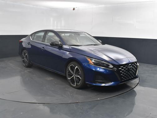 2023 Nissan Altima SR FWD