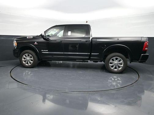 Diamond Black Crystal Pearlcoat 2020 RAM 2500 Limited Crew Cab 4x4 6'4' Box