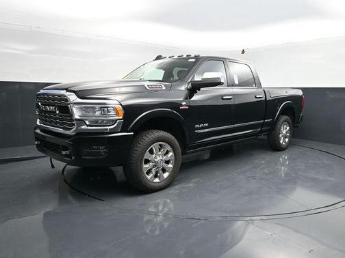 Diamond Black Crystal Pearlcoat 2020 RAM 2500 Limited Crew Cab 4x4 6'4' Box