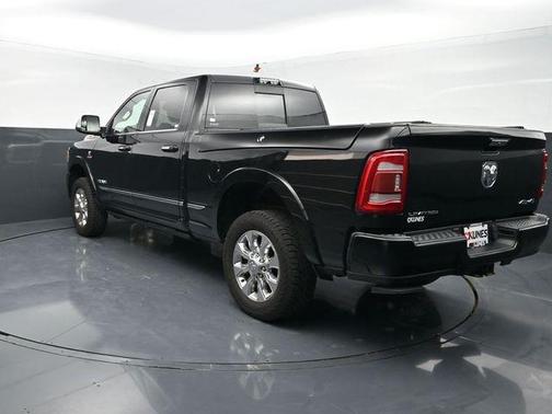 Diamond Black Crystal Pearlcoat 2020 RAM 2500 Limited Crew Cab 4x4 6'4' Box