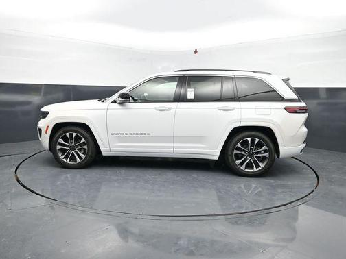 Bright White Clearcoat 2022 Jeep Grand Cherokee Overland
